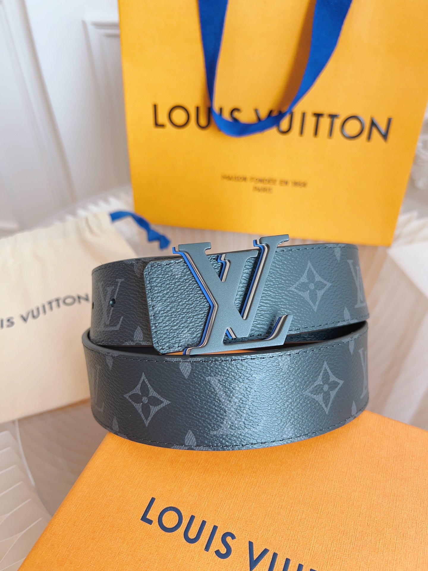 Louis Vuitton LV Leather Belts 1:1 Mirror Version