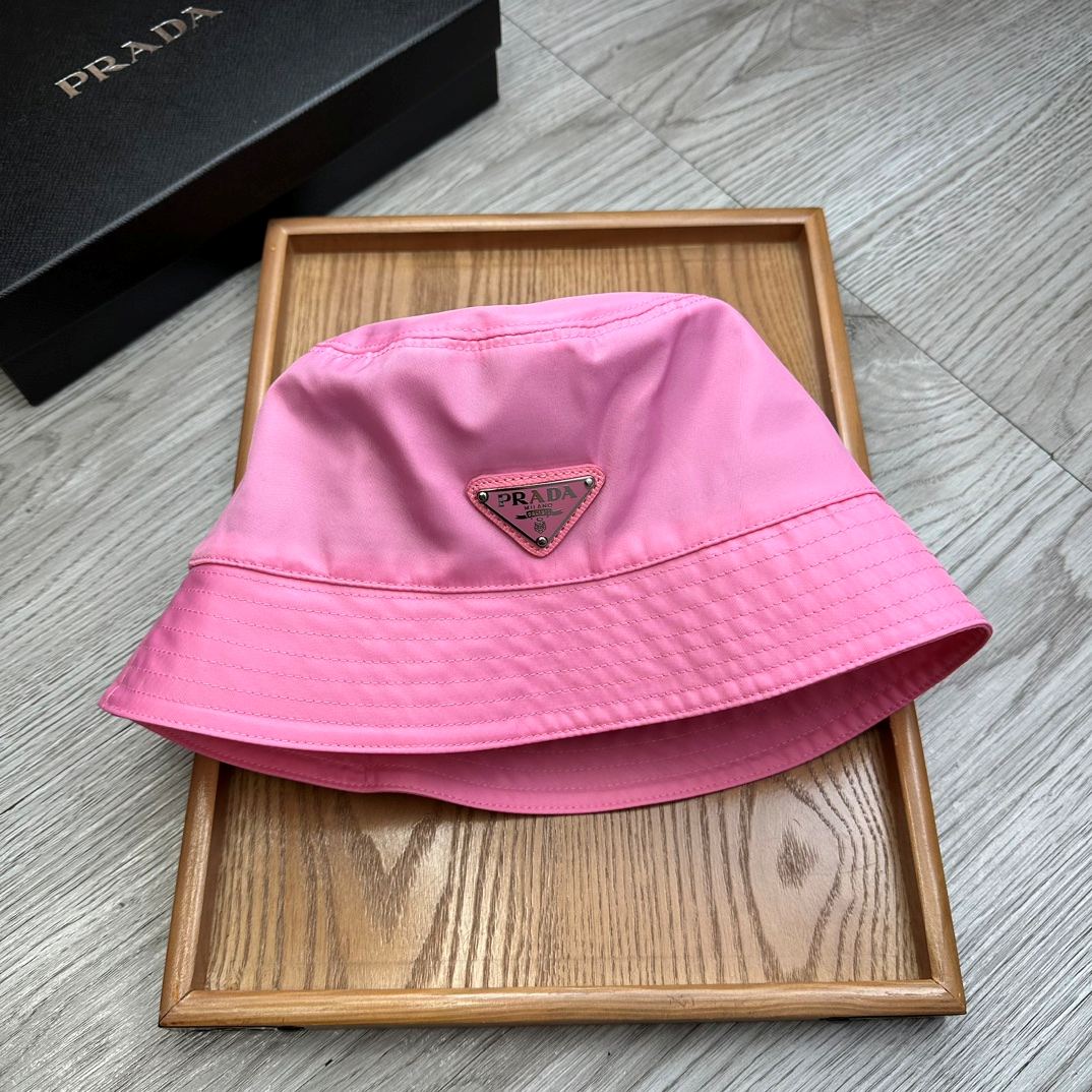 Prada Flat Top Classic Triangle Labeled Iron Fisherman's Hat Sunhat （Replica）