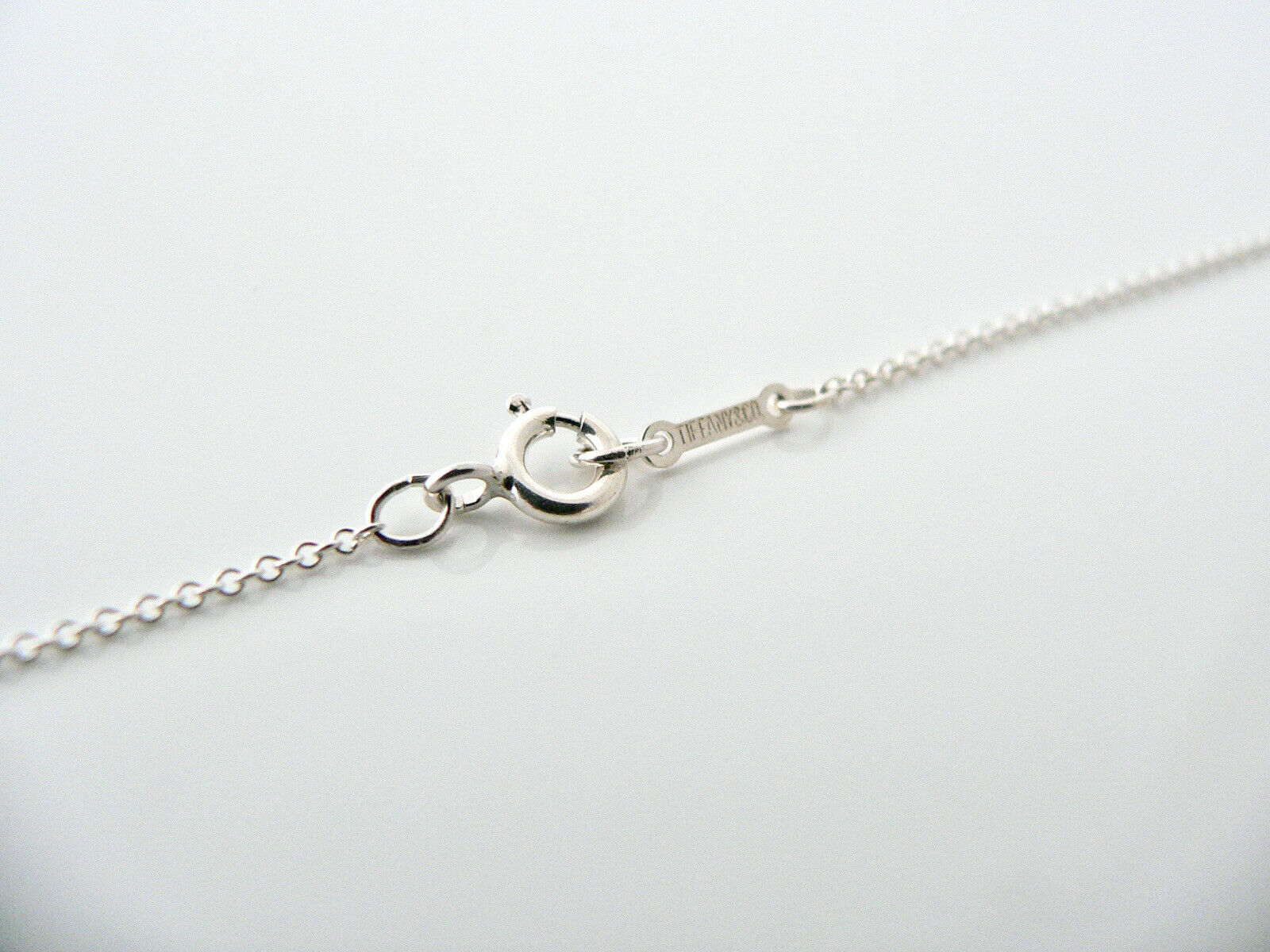 Tiffany & Co Teardrop Necklace Pendant Charm Chain Large Peretti Silver 24 Inch