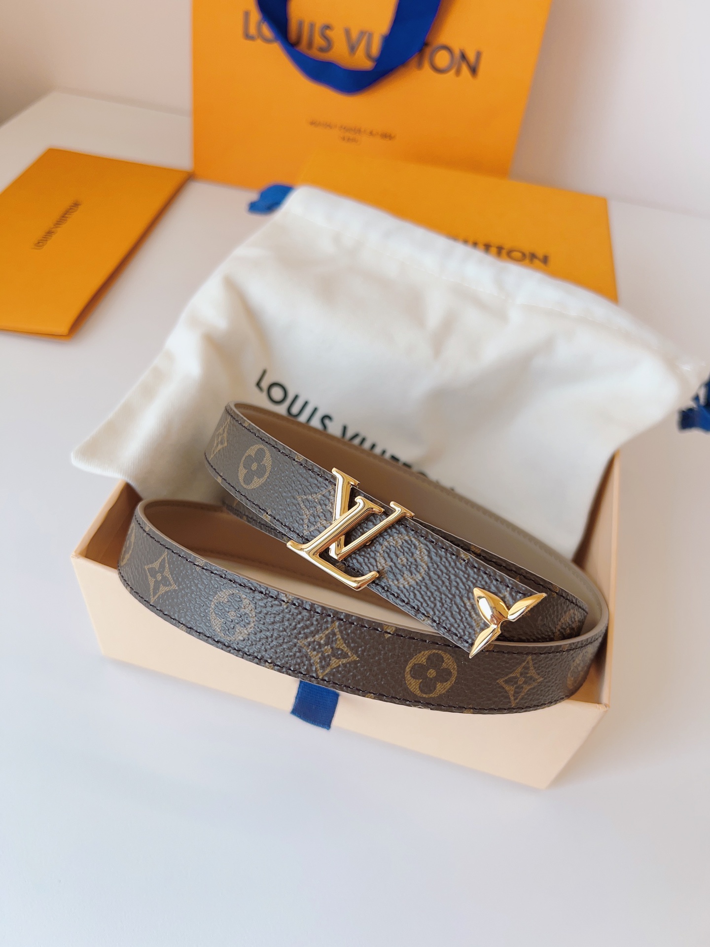Louis Vuitton LV Leather Belts 1:1 Mirror Version