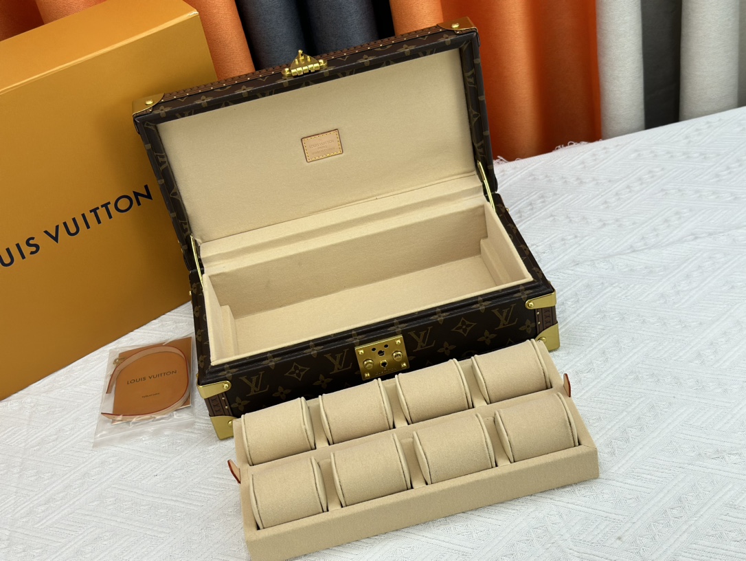 Louis Vuitton M4700B M47641 Shoulder Bag Handbag