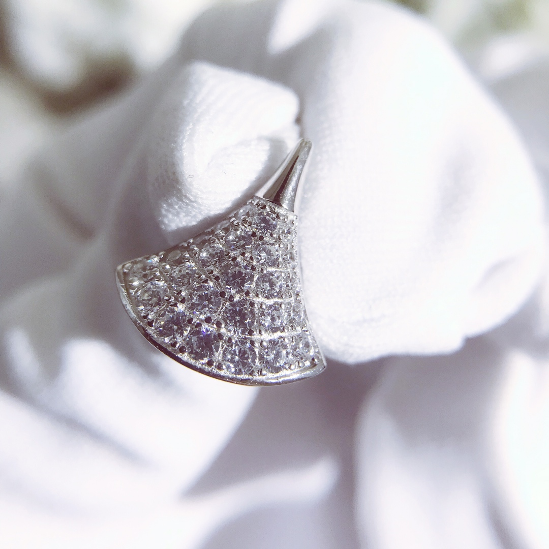 Bvlgari DIVAS' DREAM EARRINGS, White Gold & Rose Gold