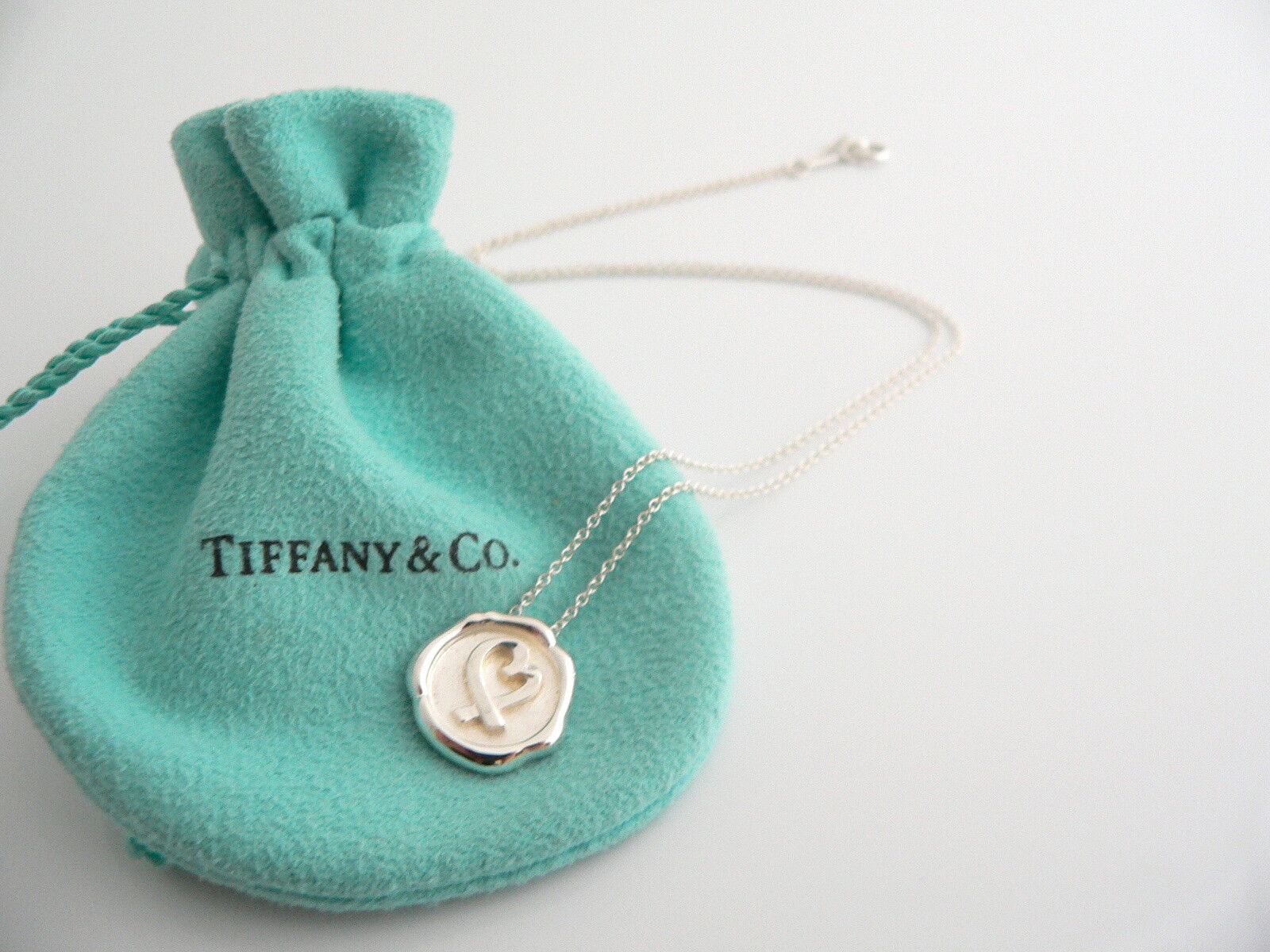 Tiffany & Co Heart Necklace Pendant Charm Chain Gift Silver Picasso Seal of Love