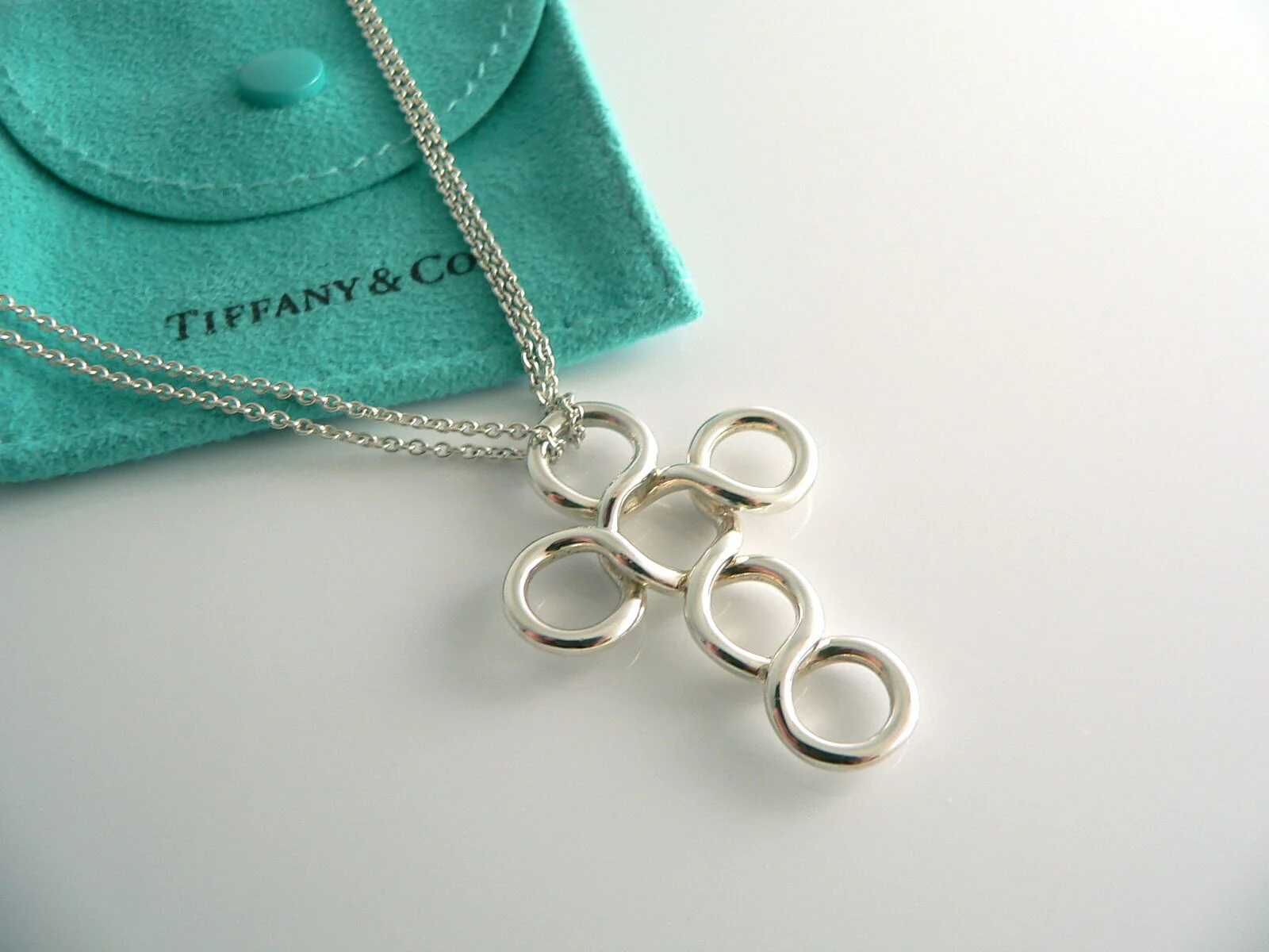 Tiffany & Co Silver Cross Circle Necklace Pendant Charm 18 Inch Gift Pouch Love