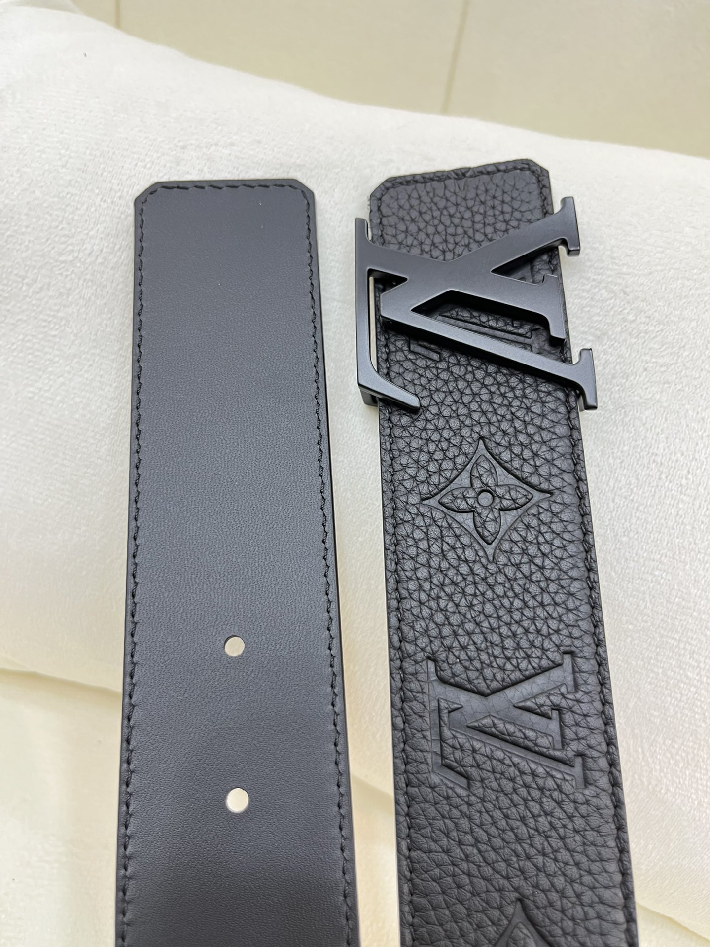 Louis Vuitton LV Leather Belts 1:1 Mirror Version