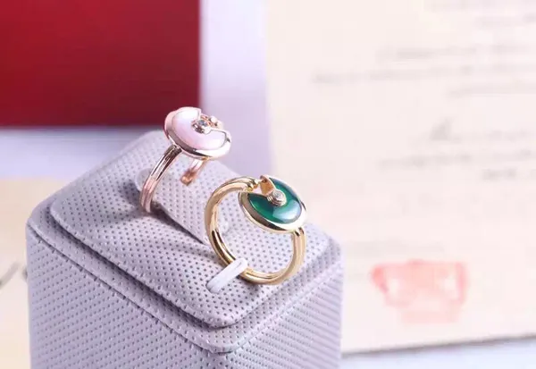 Amulette de Cartier Malachite Ring With Diamond in Yellow Gold, White Gold and Pink Gold
