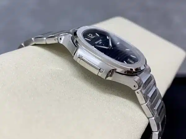 Nautilus 7118/1A-001 Ladies Automatic.  35.2 mm,Steel,