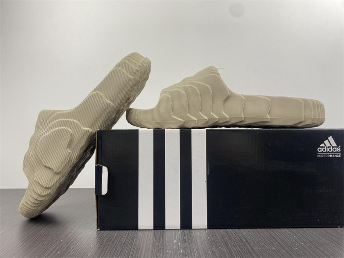 Yeezy Slide new collection