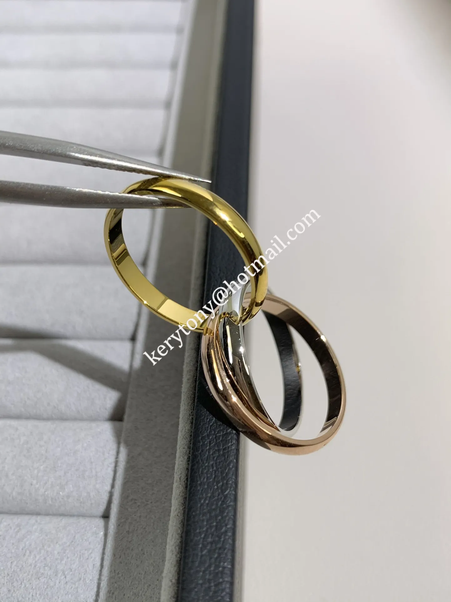 Popular Trinity De Cartier Small Ring White Gold/Yellow Gold/Pink Gold with Diamonds B4086100 Fake