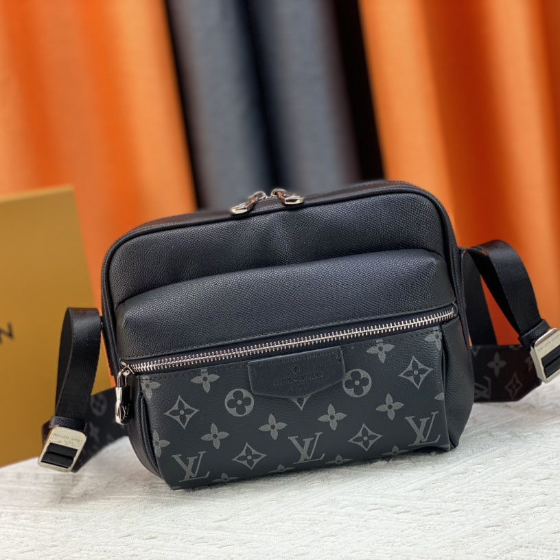 Louis Vuitton LV Outdoor Messenger Bag(Replica)