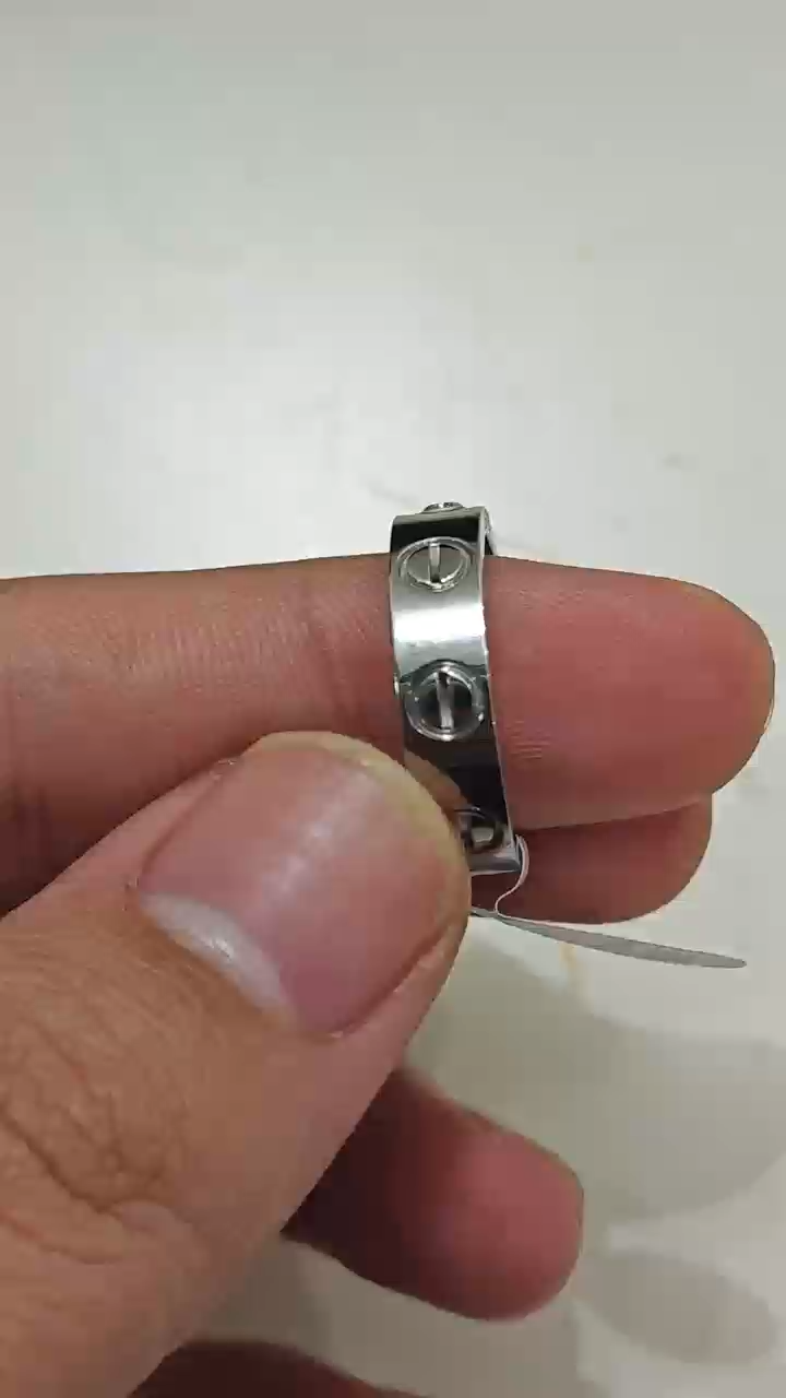 Cartier Love Ring replica, One Diamond & White Gold