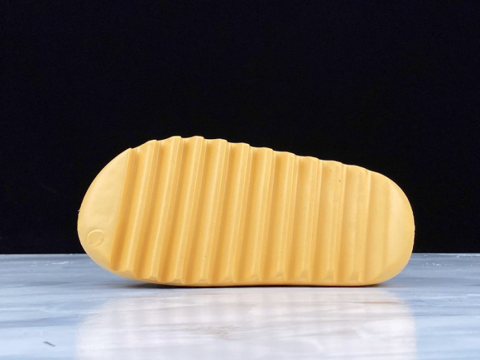 Yeezy Slide Desert Sand FW6344