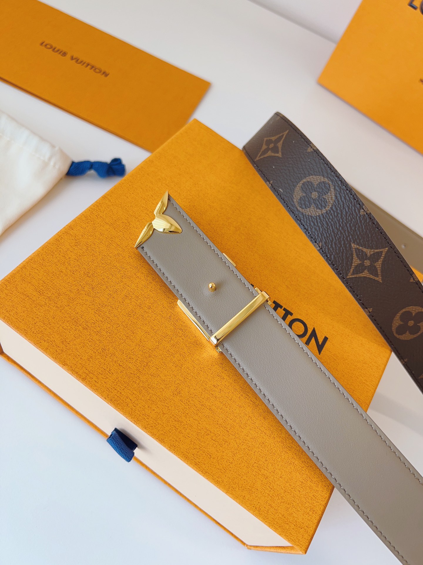 Louis Vuitton LV Leather Belts 1:1 Mirror Version