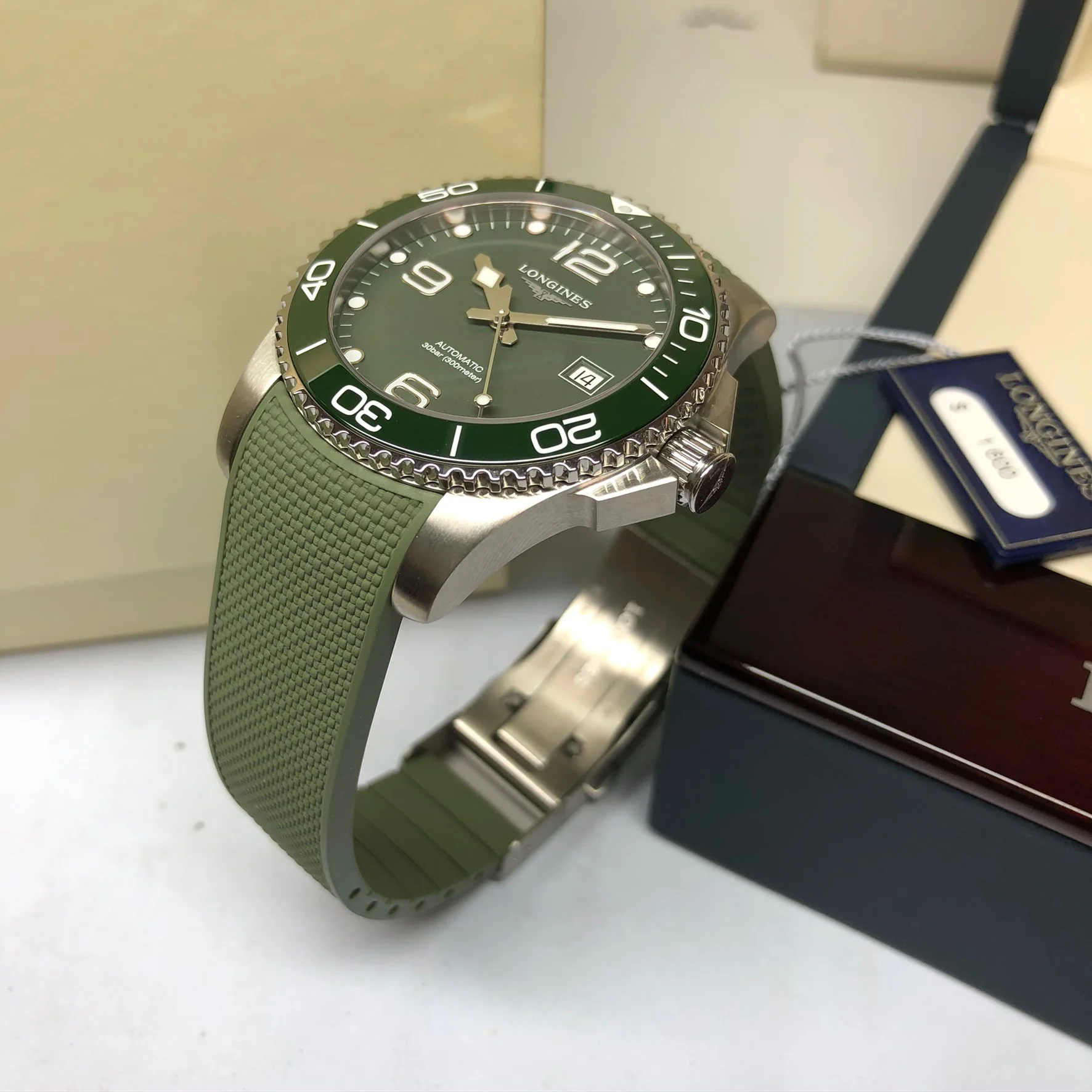 Hydroconquest 41MM Automatic Green Ceramic Diving Watch L37814069