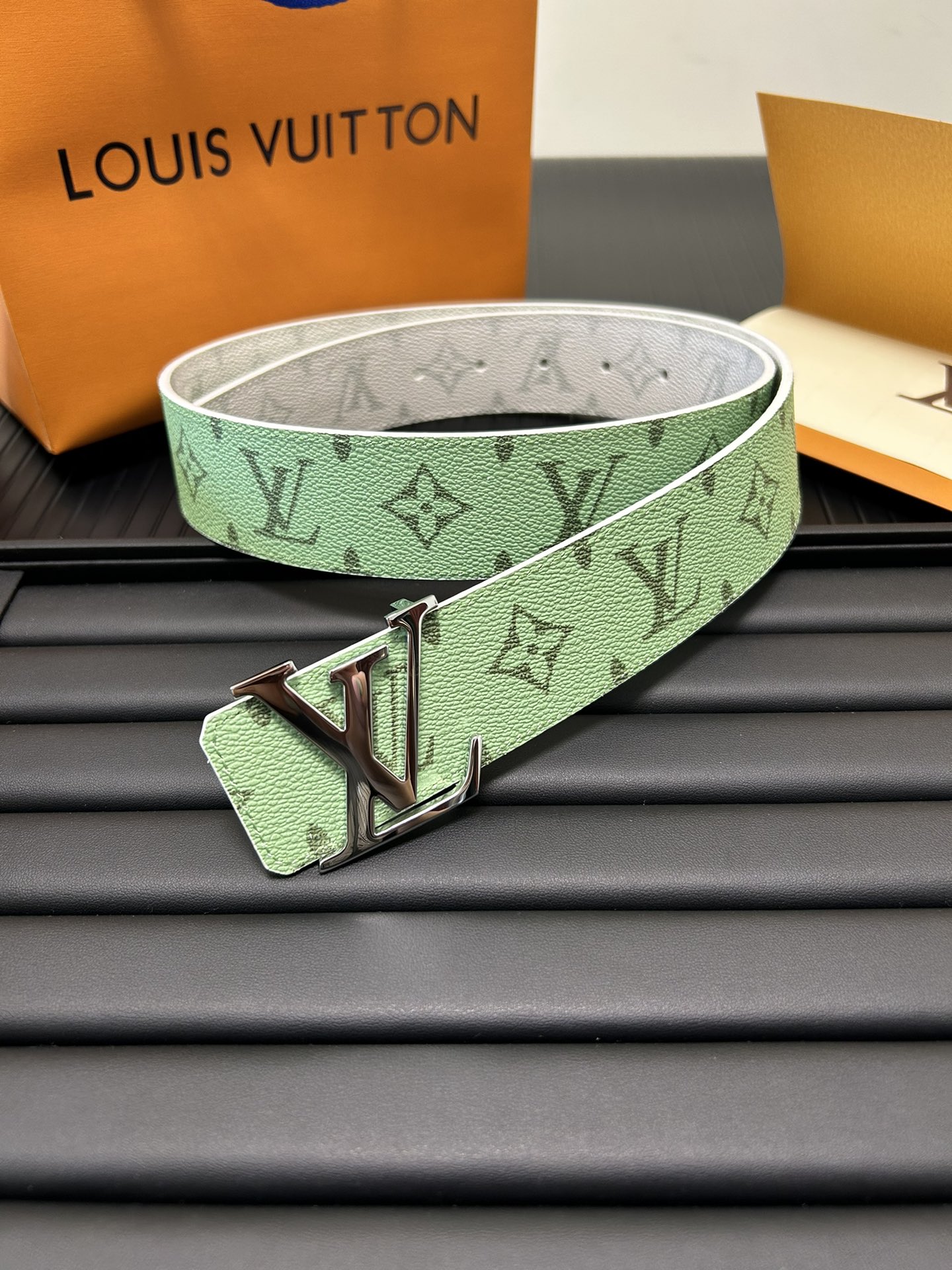 Louis Vuitton LV Leather Belts 1:1 Mirror Version