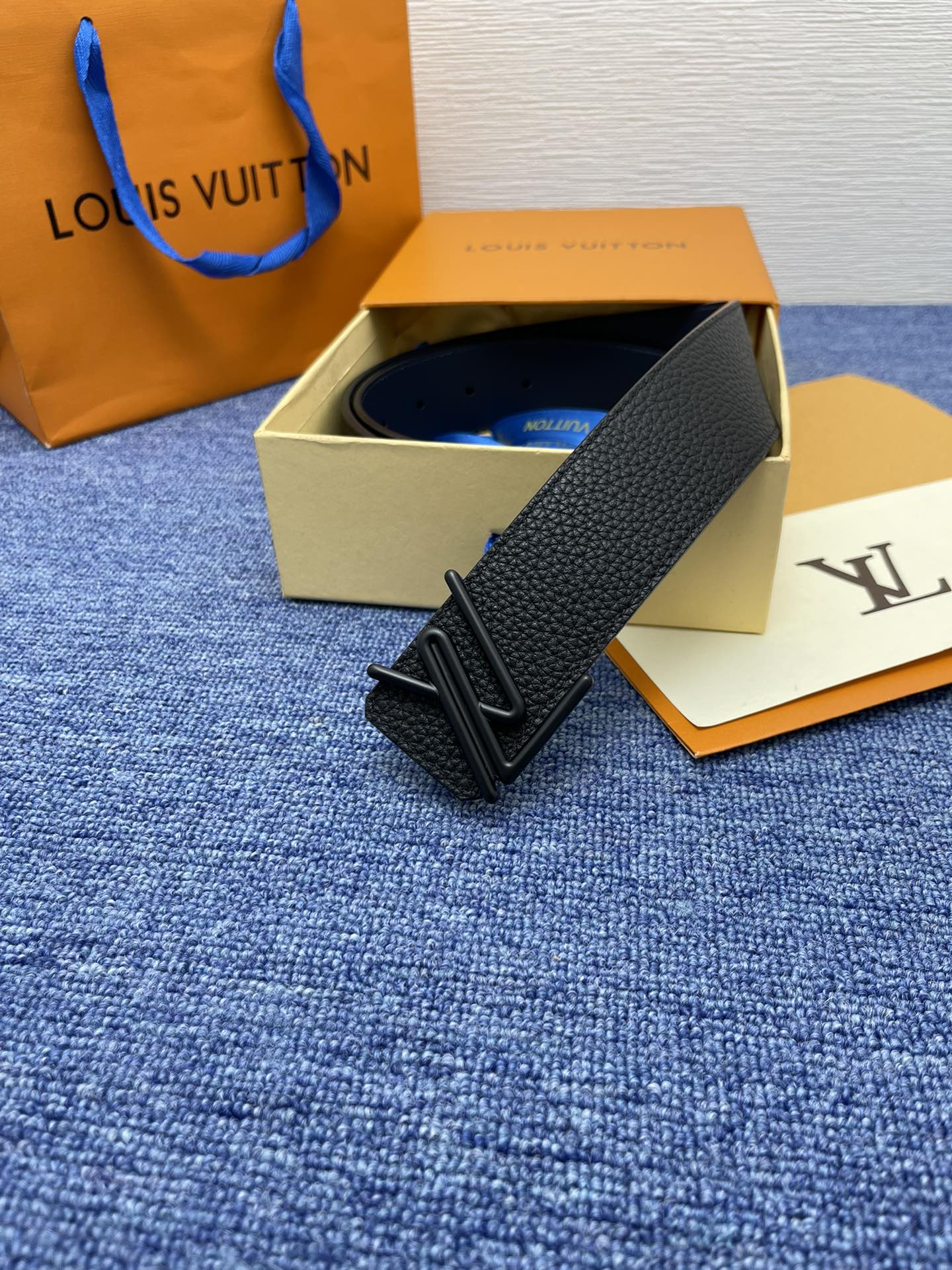 Louis Vuitton LV Leather Belts 1:1 Mirror Version