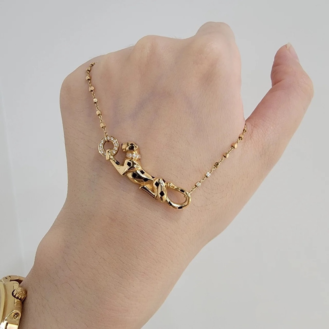 PANTHÈRE DE CARTIER NECKLACE