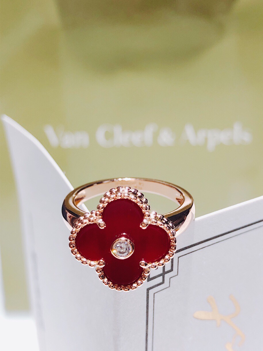 Van Cleef & Arpels Clover Ring with Diamonds