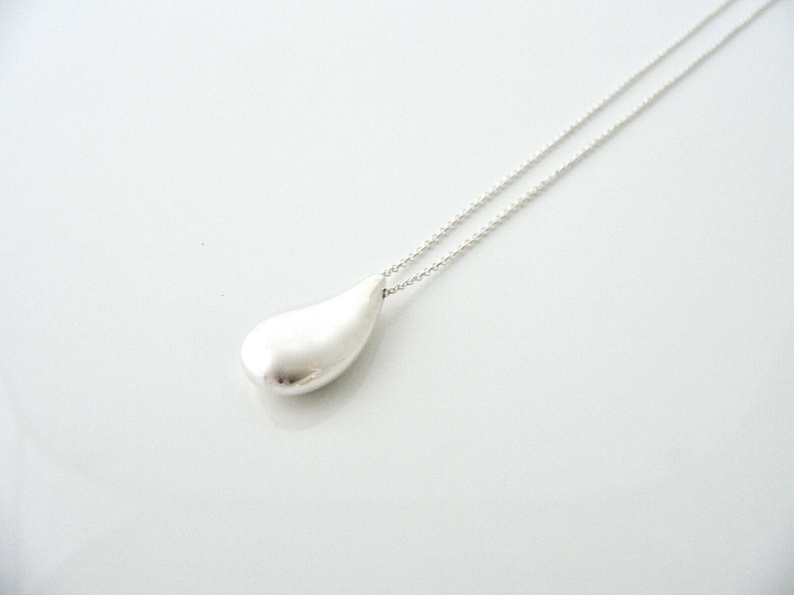 Tiffany & Co Teardrop Necklace Pendant Charm Chain Large Peretti Silver 24 Inch