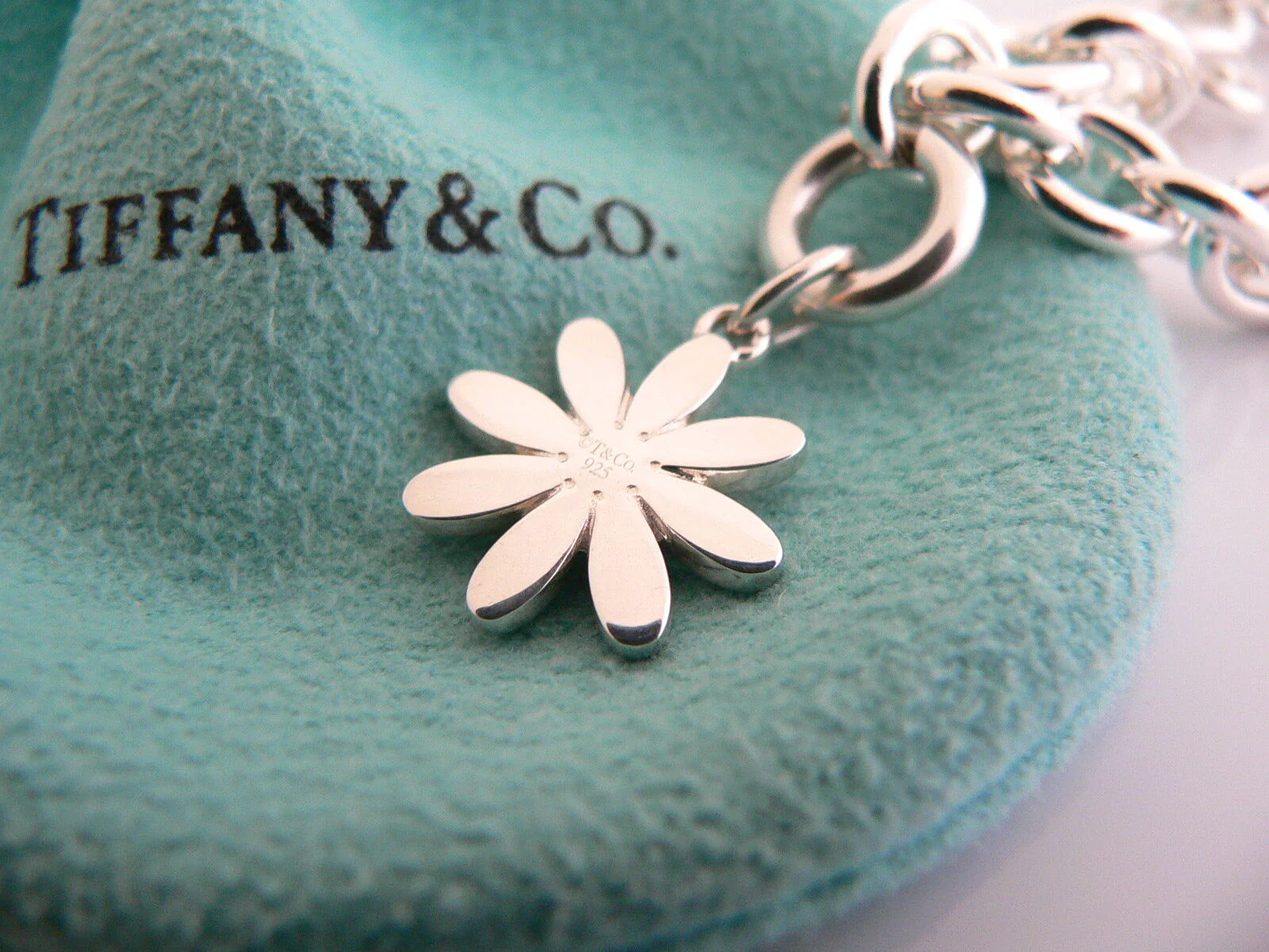 Tiffany & Co Daisy Flower Bracelet Silver Pink Enamel Bangle Charm Clasp Gift