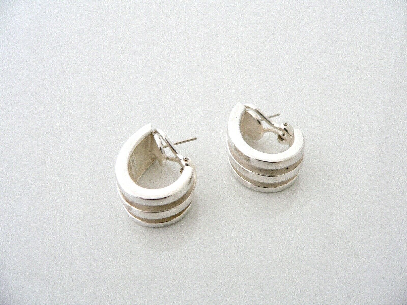 Tiffany & Co Atlas Stripe Shell Shrimp Pierced Earrings Rare Silver Gift Classic