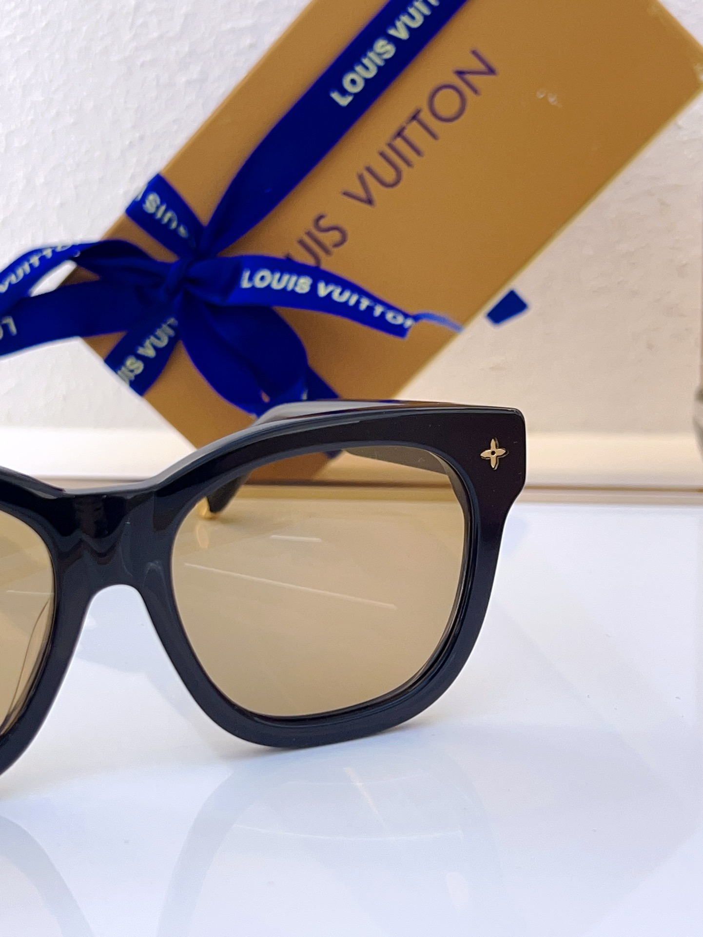 Louis Vuitton LV Sunglasses