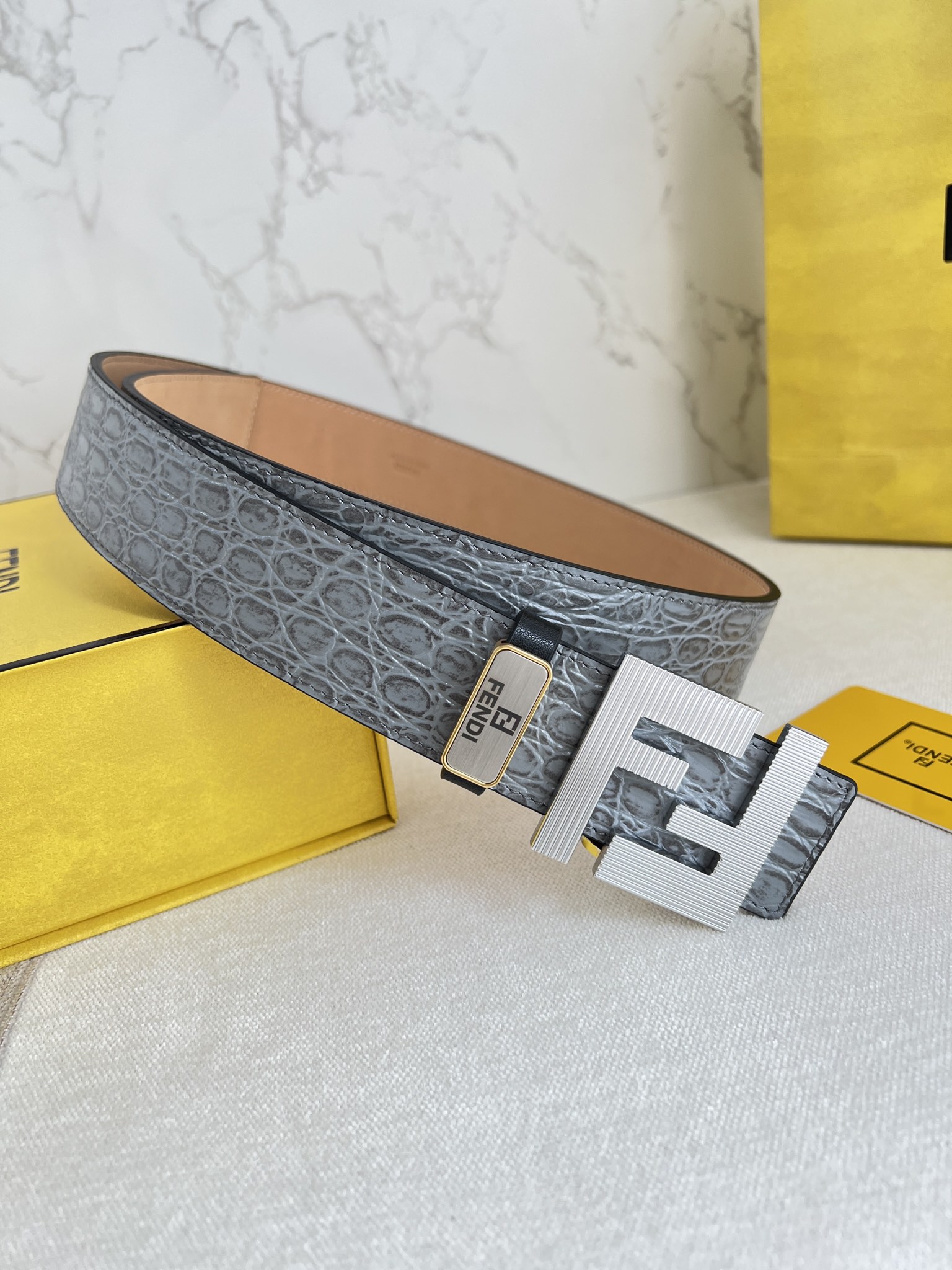 Fendi Leather Belts 1:1 Mirror Version
