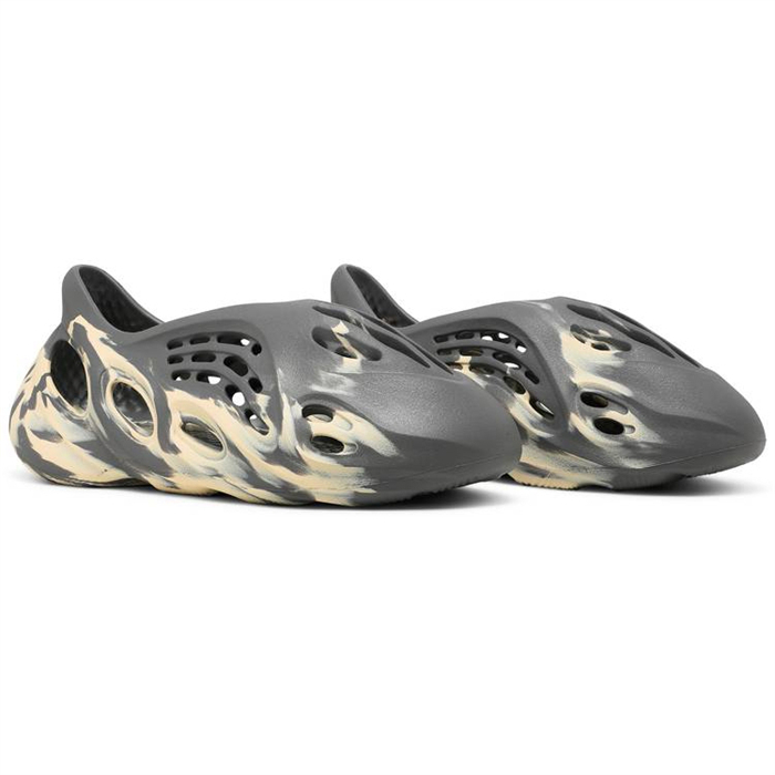 Yeezy Foam Runner MXT Moon Grey GV7904