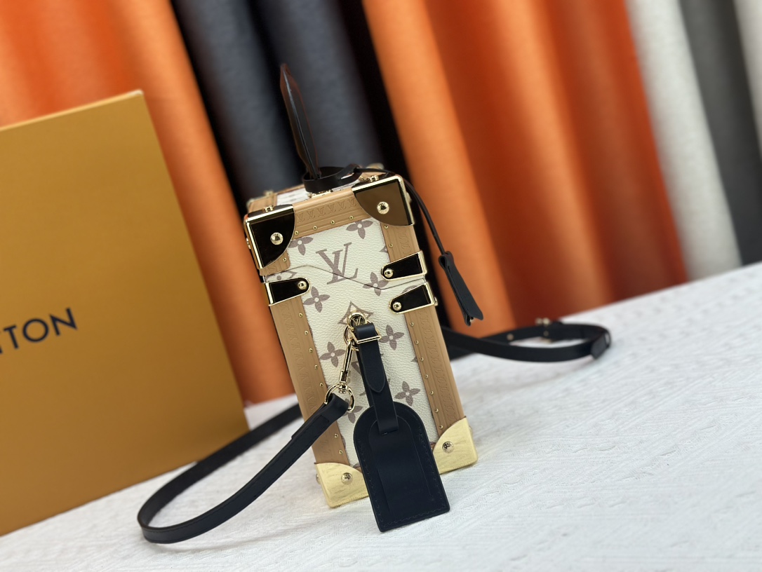 Louis Vuitton The Camera Box M10079 Shoulder Bag Handbag