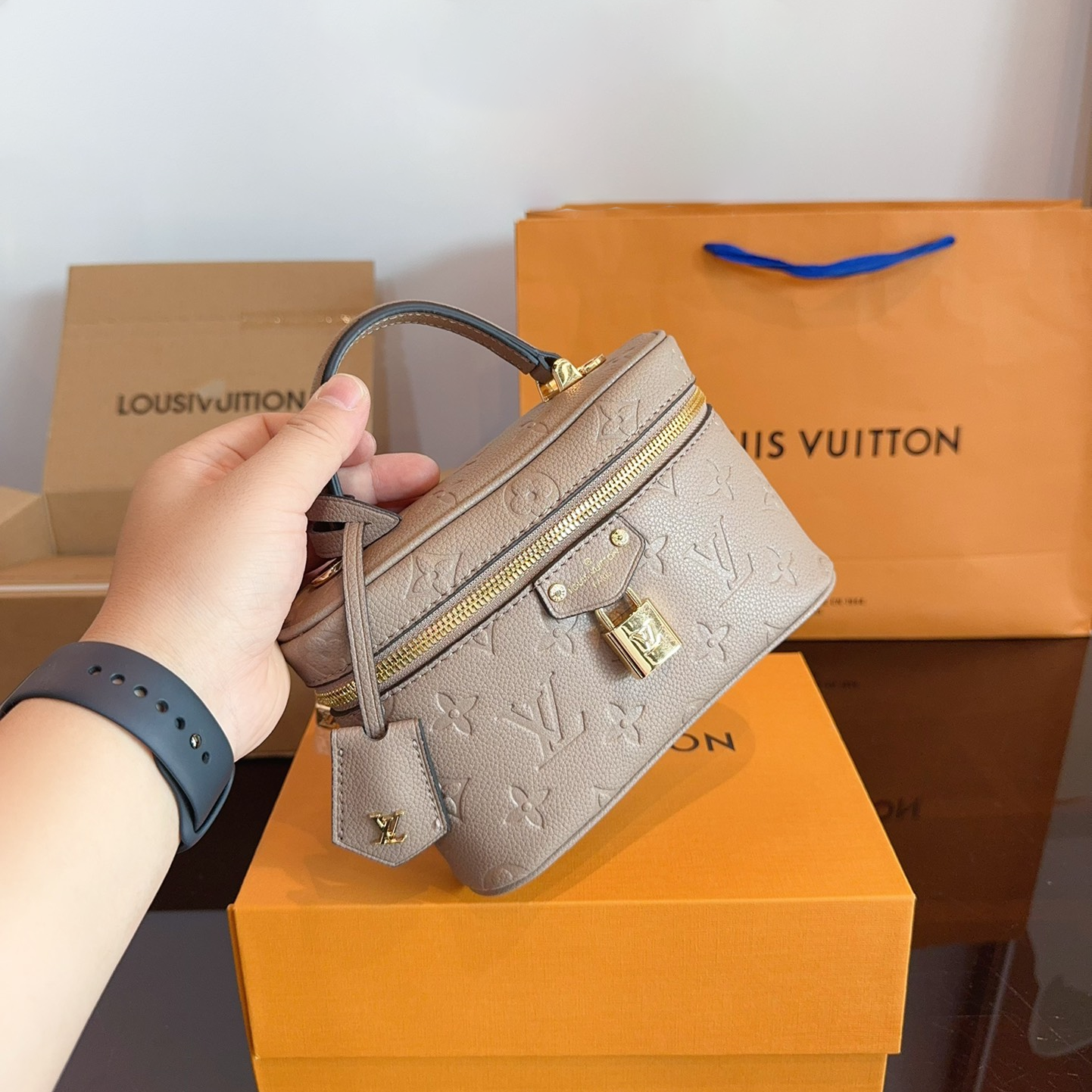 Louis Vuitton LV Vanity Bag PM Shoulder Bag Cosmetics Bag(Replica)