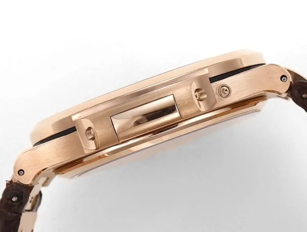 Nautilus 5712R-001 Moon phases. 40 mm,Rose gold