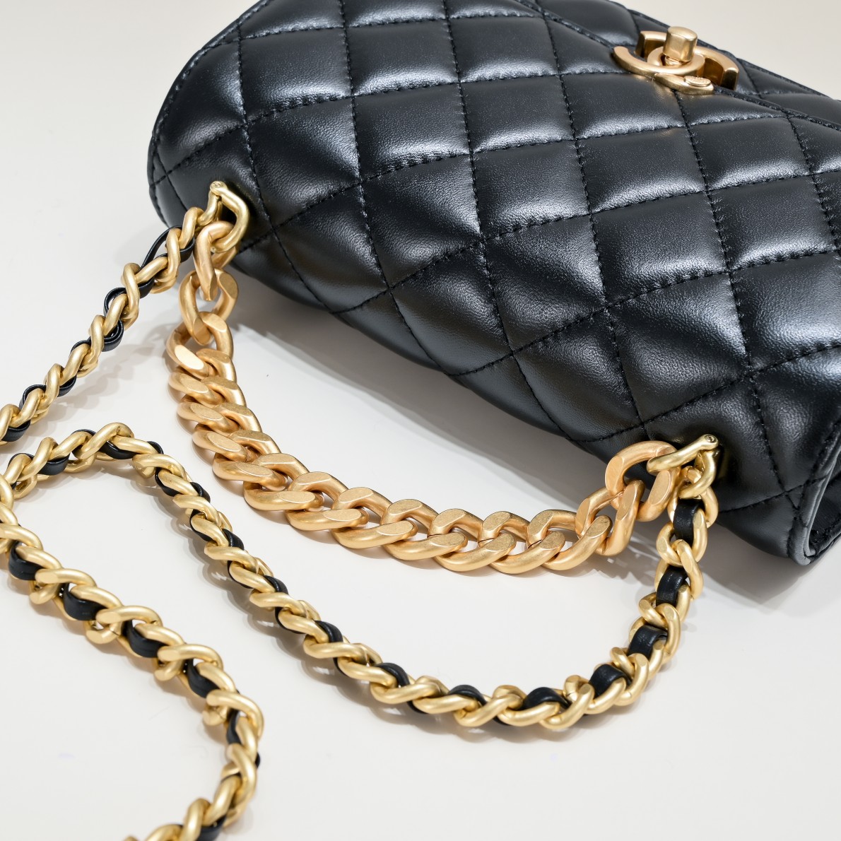 Chanel Soft Sheepskin Chain  Shoulder Bag Handbag