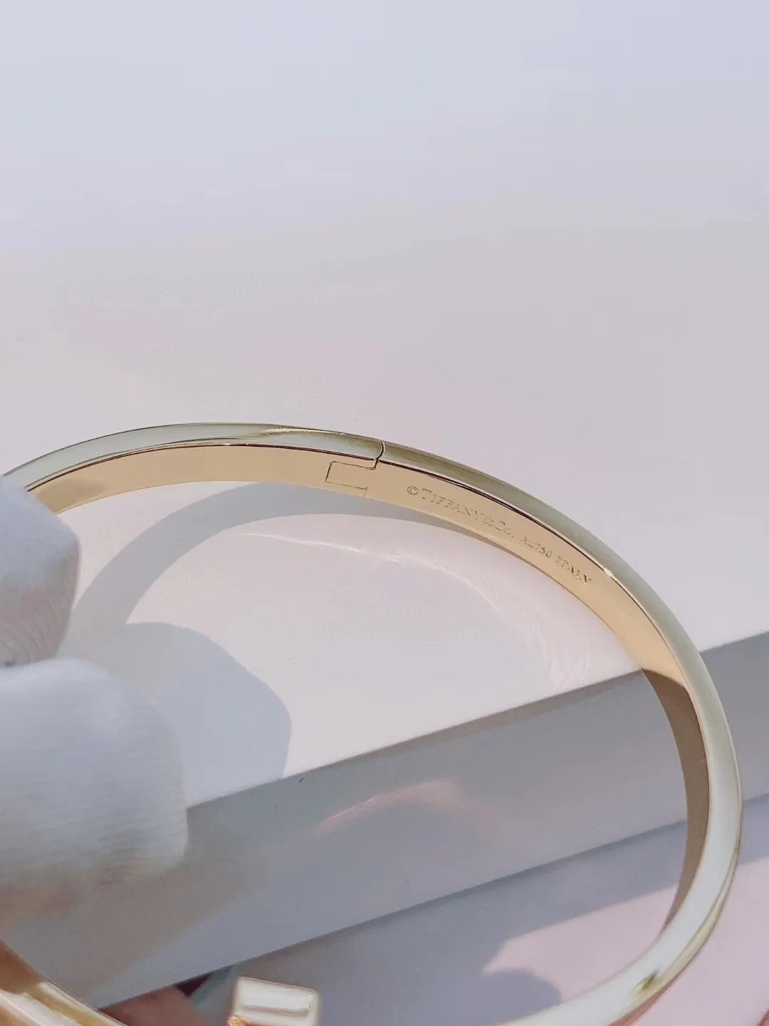 Tiffany T T1 Hinged Bangle Champagne Gold/White Gold