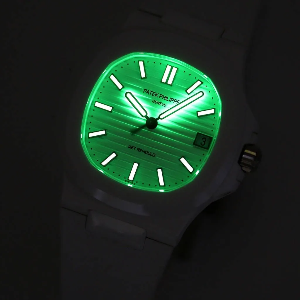 Nautilus 5711/1A-018  40 mm, Rubber Strap White Dial