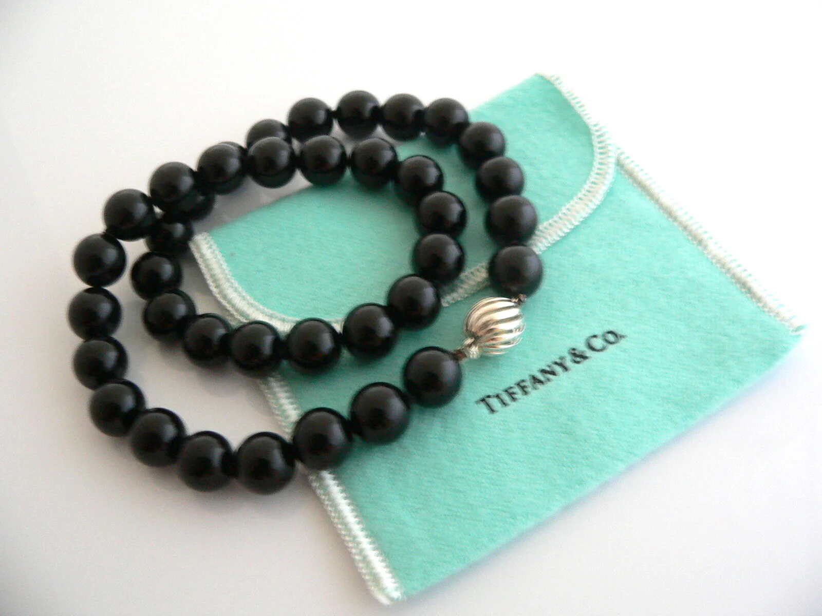Tiffany & Co Onyx Bead Necklace Pendant Chain Twirl Clasp Silver Love Gift Pouch
