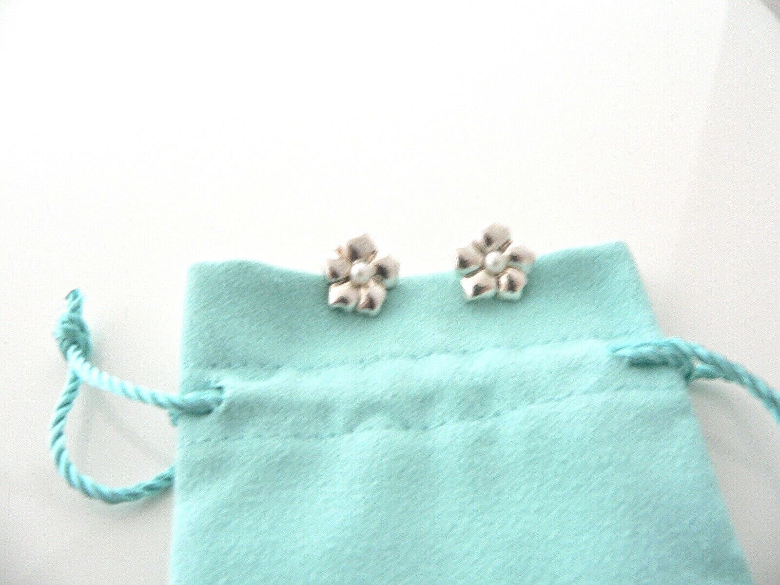 Tiffany & Co Silver Pearl Flower Earrings Studs Gift Pouch Nature Lover Garden