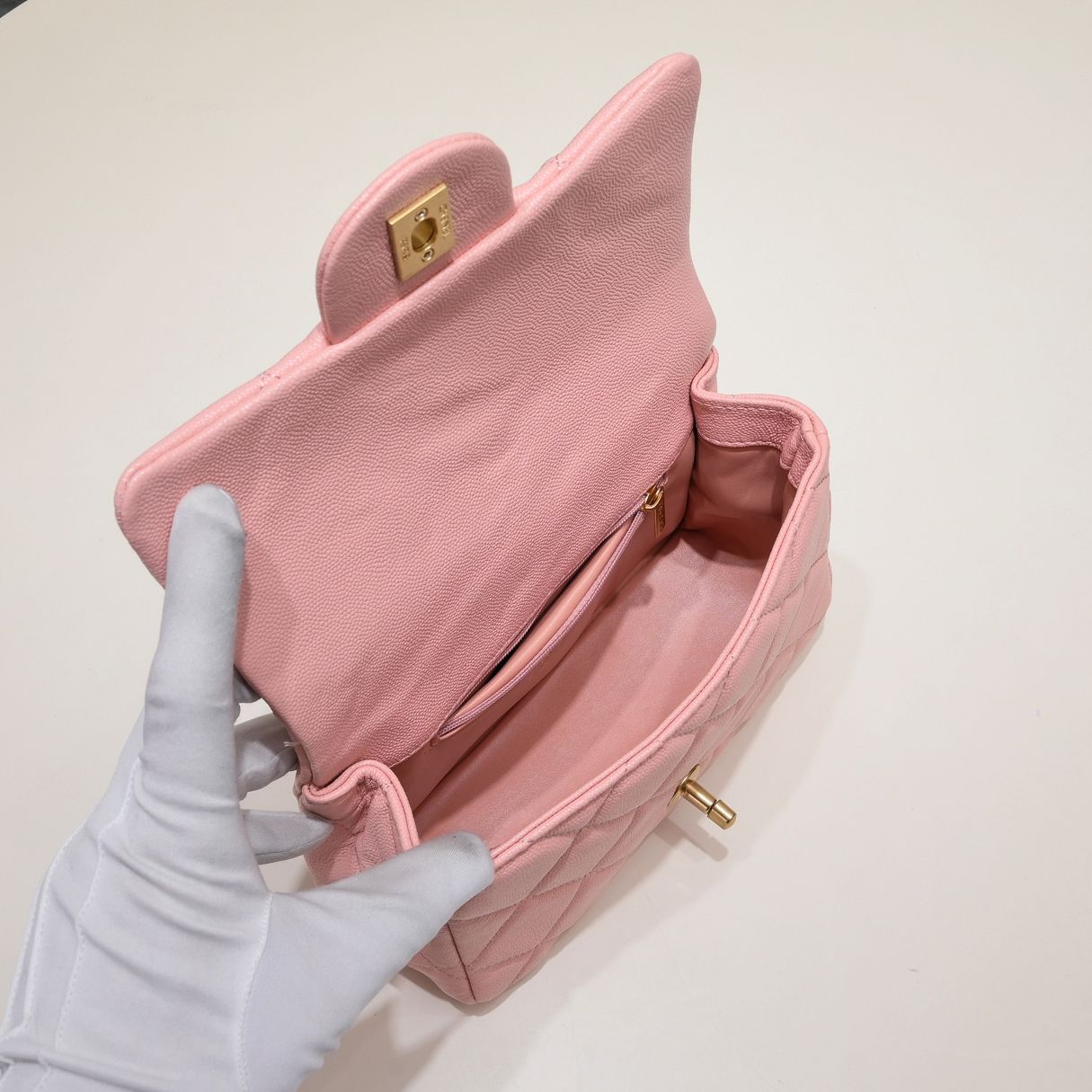 Chanel 23P Peach Hardware Shoulder Bag Handbag