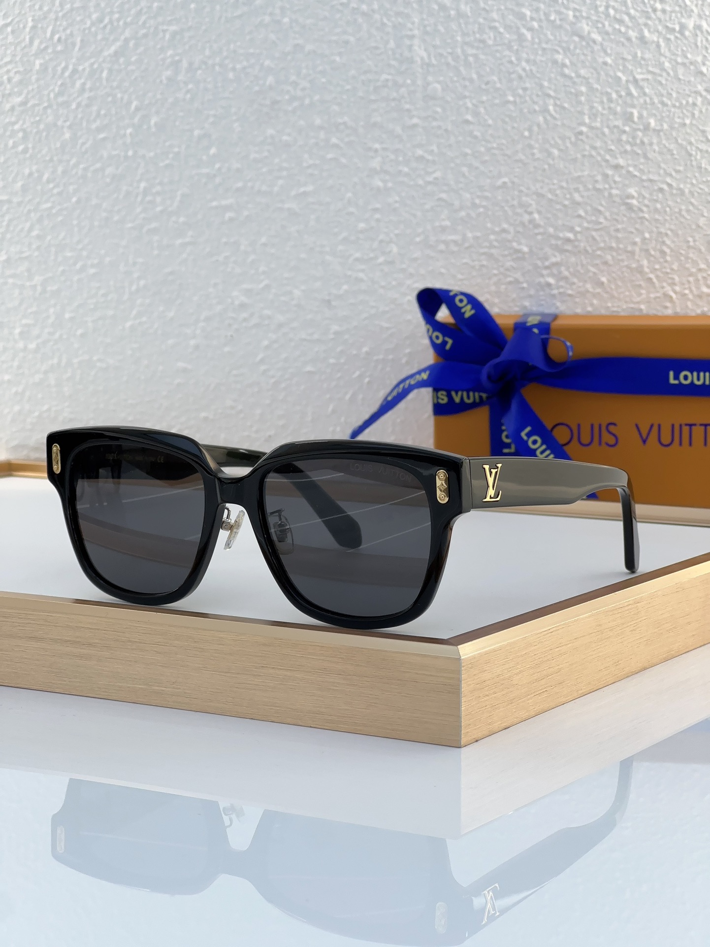 Louis Vuitton LV Sunglasses