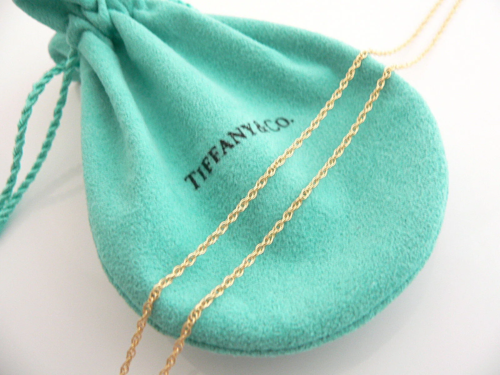 Tiffany & Co Gehry 18K Gold Jade Fish Necklace Dangle Pendant Love Gift Pouch