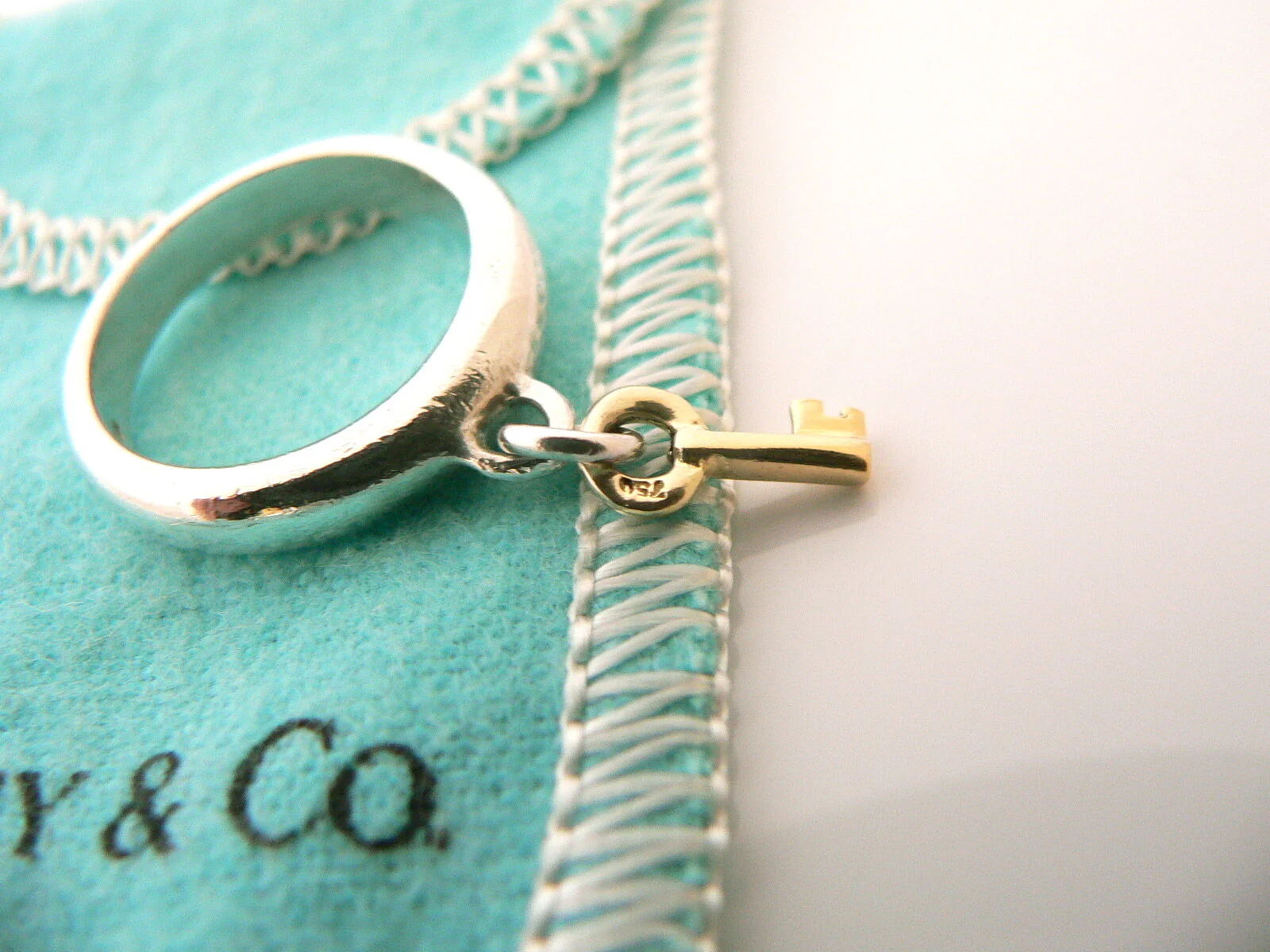 Tiffany & Co Silver 18K Gold Key Dangling Dangle Ring Band Sz 6.75 Gift Love