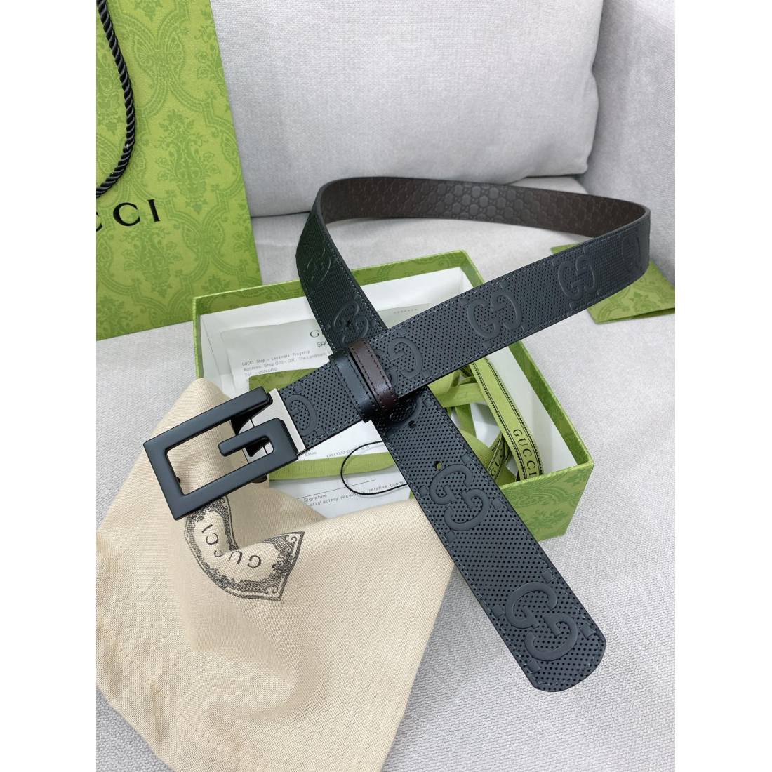 Gucci Cowhide Top Layer Paired with Fine Swivel Button Head 35MM