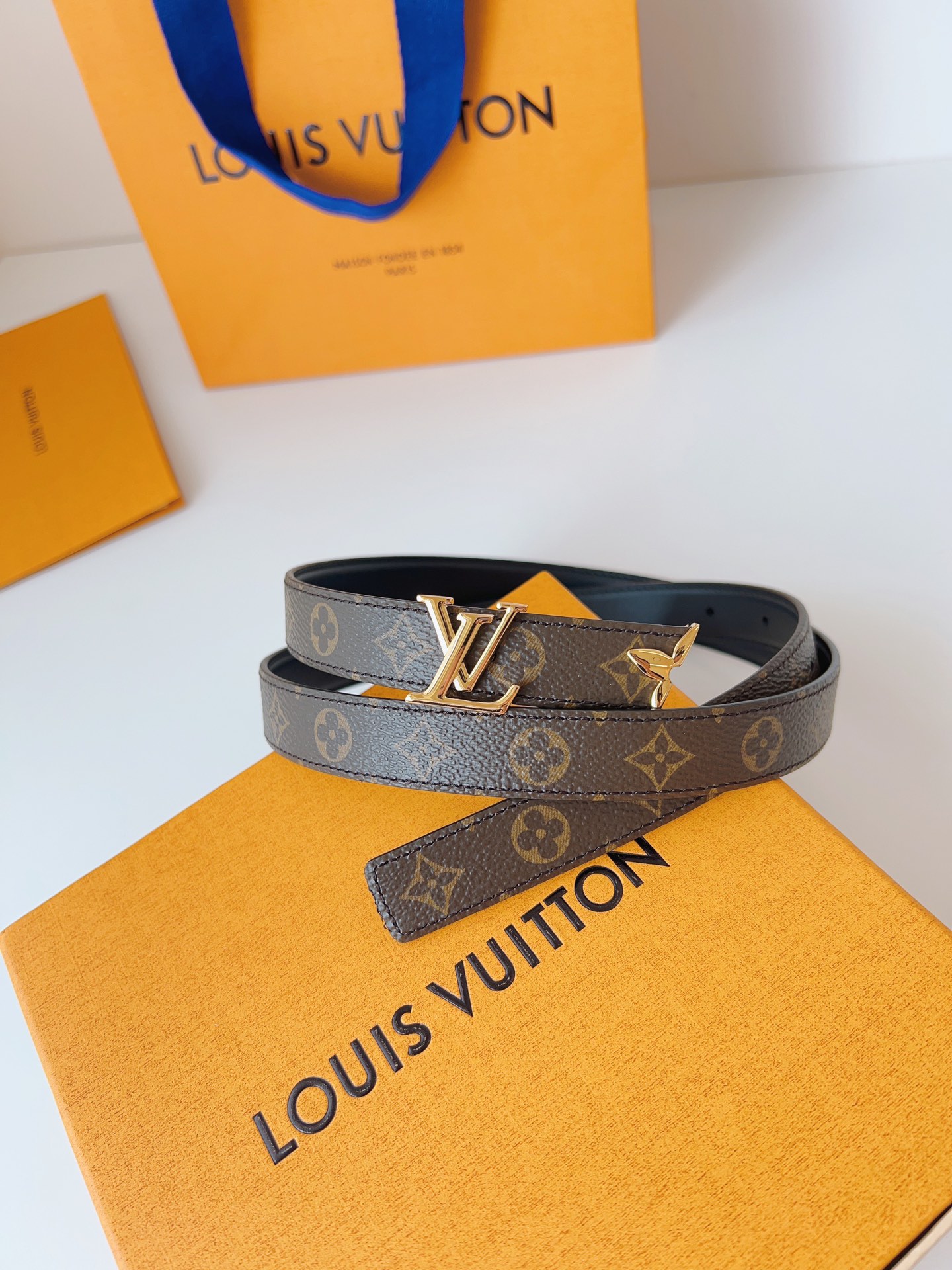 Louis Vuitton LV Leather Belts 1:1 Mirror Version