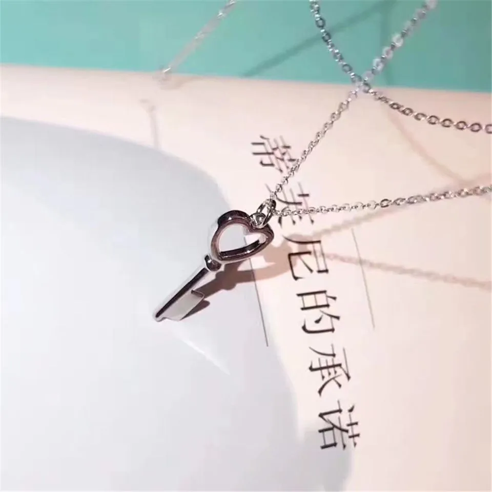Replica Tiffany Keys Heart Key Pendant Necklace Fine Jewelry Price Dubai 35483853