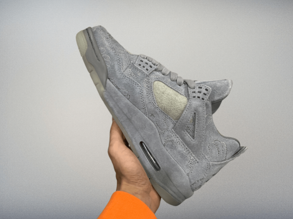 Jordan4 Retro “Kaws”(Replica)