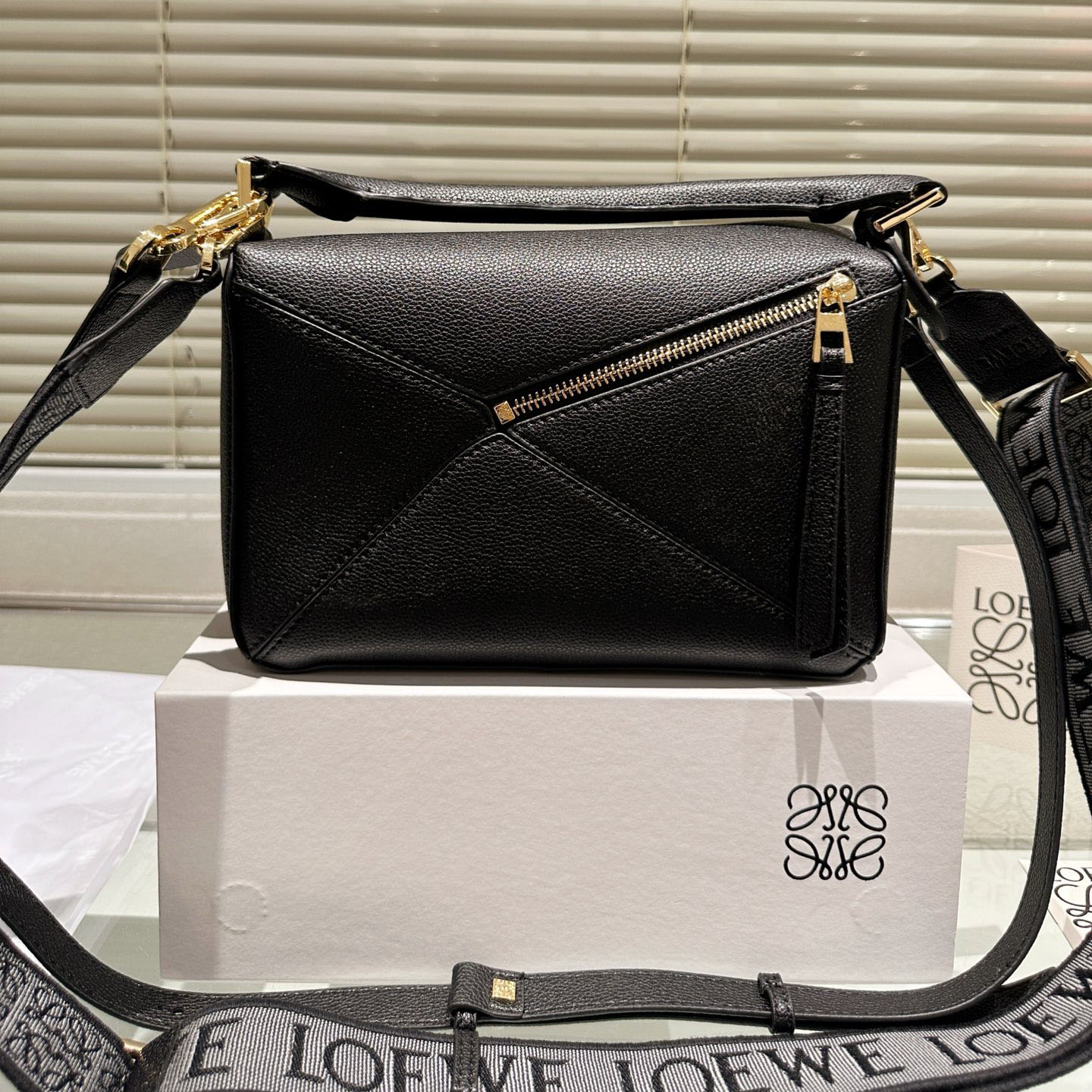 Loewe Puzzle Bag Handbag Shouder Bag Small Size With Cavans Strap (Replica)