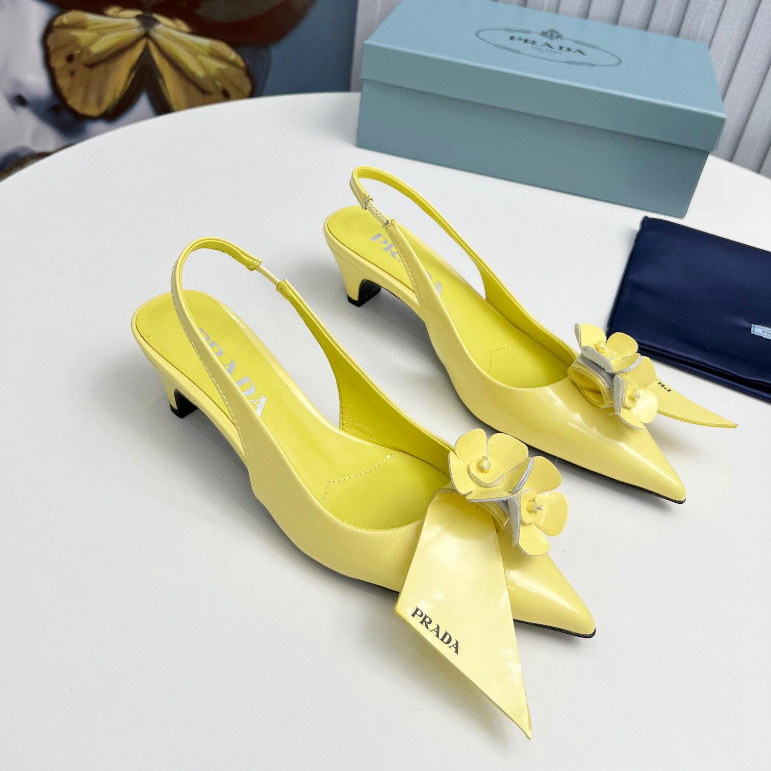 Prada  Leather Temperament Piece  Sandals Slide (Replica)