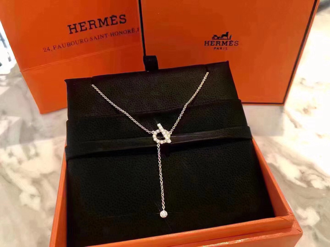 Hermes Q Tassel Necklace with Diamonds