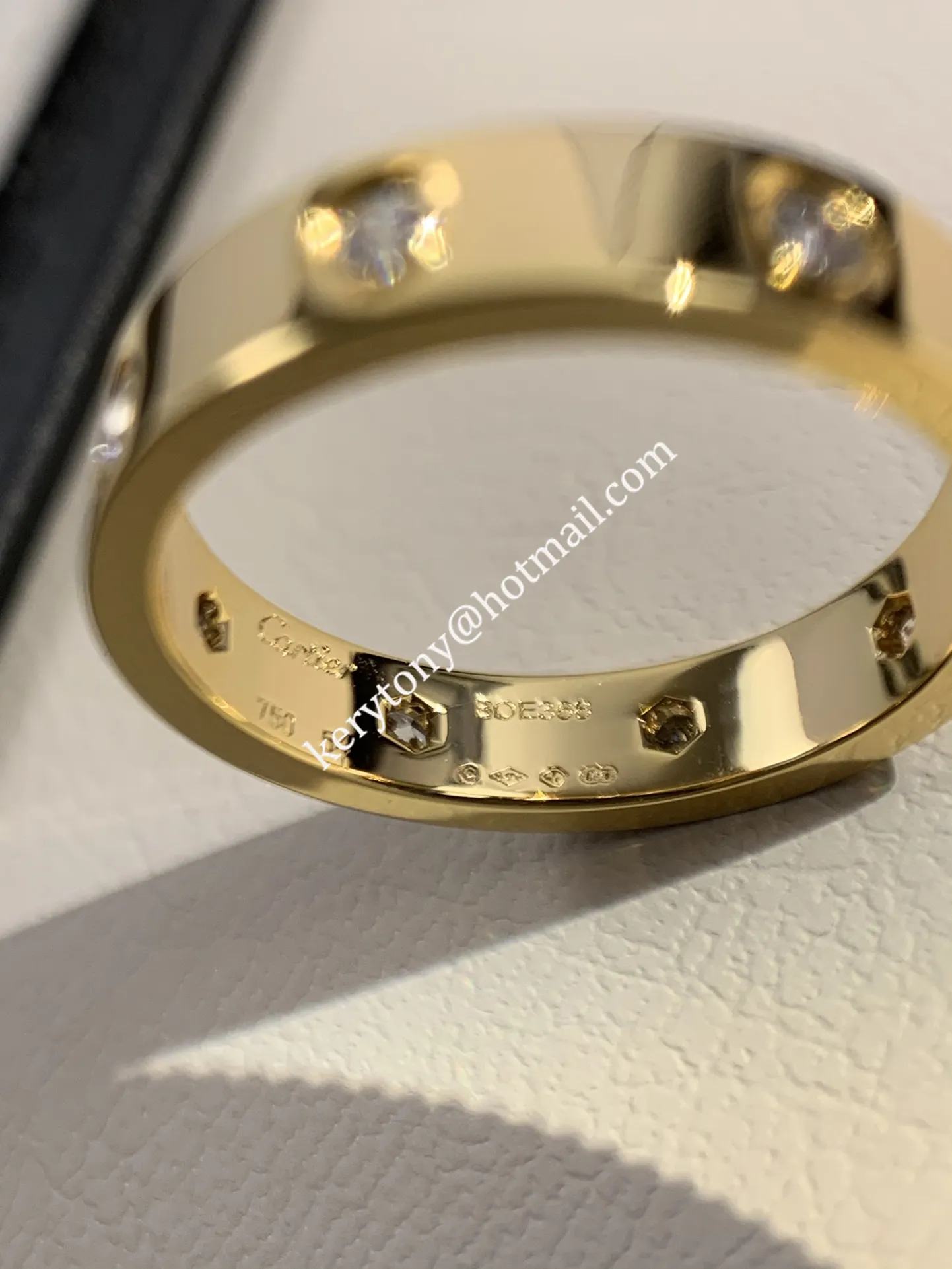 Replica Cartier Love Ring 18K Yellow Gold Ring With 8 Diamonds B4056200 For Ladies