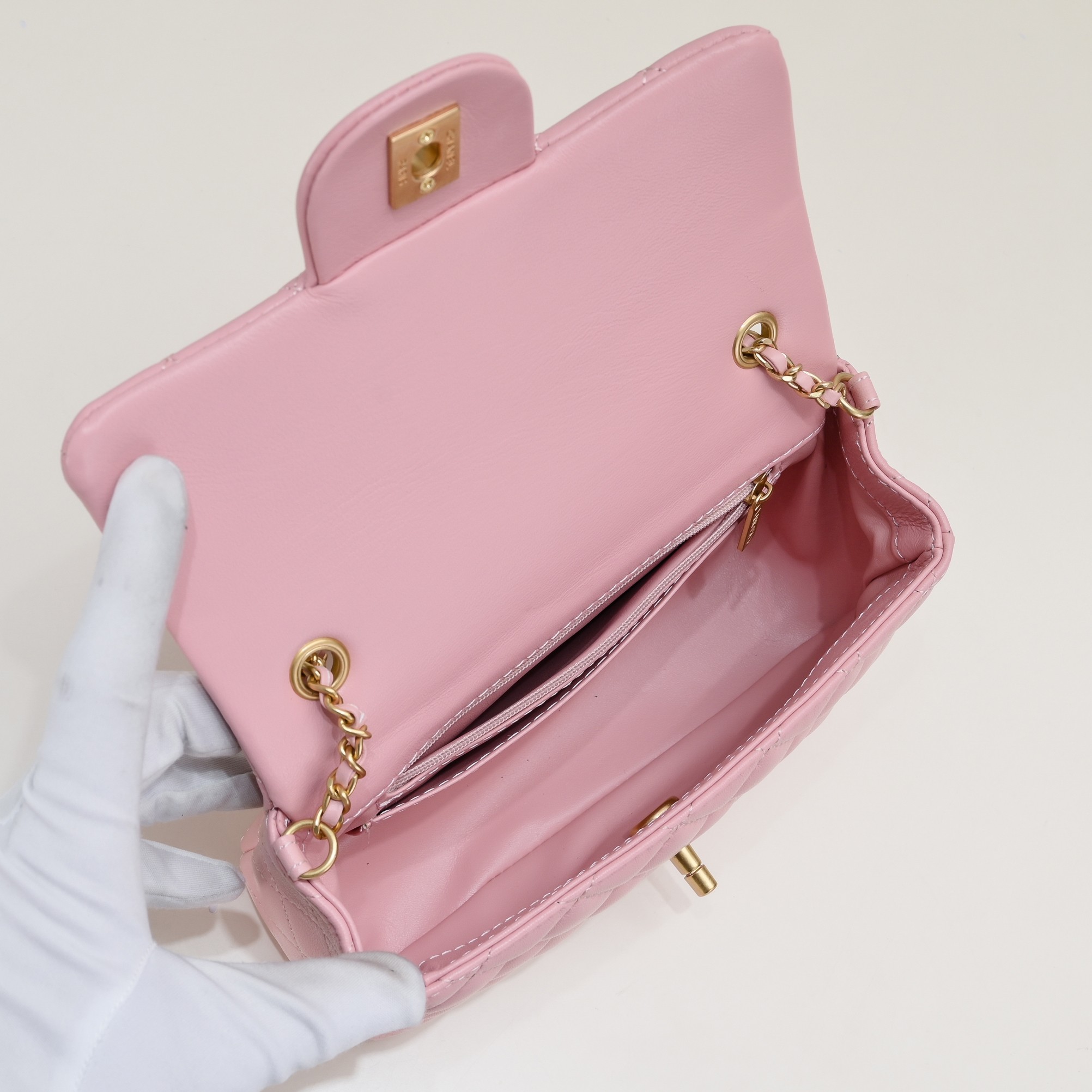 Chanel Cross Body Metal Ball Chain Shoulder Bag Handbag