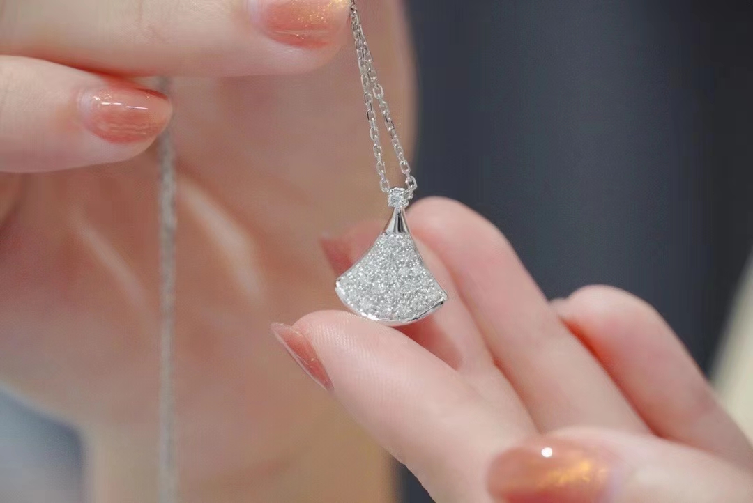 BVLGARI DIVAS' DREAM NECKLACE Replica, White Gold & Rose Gold